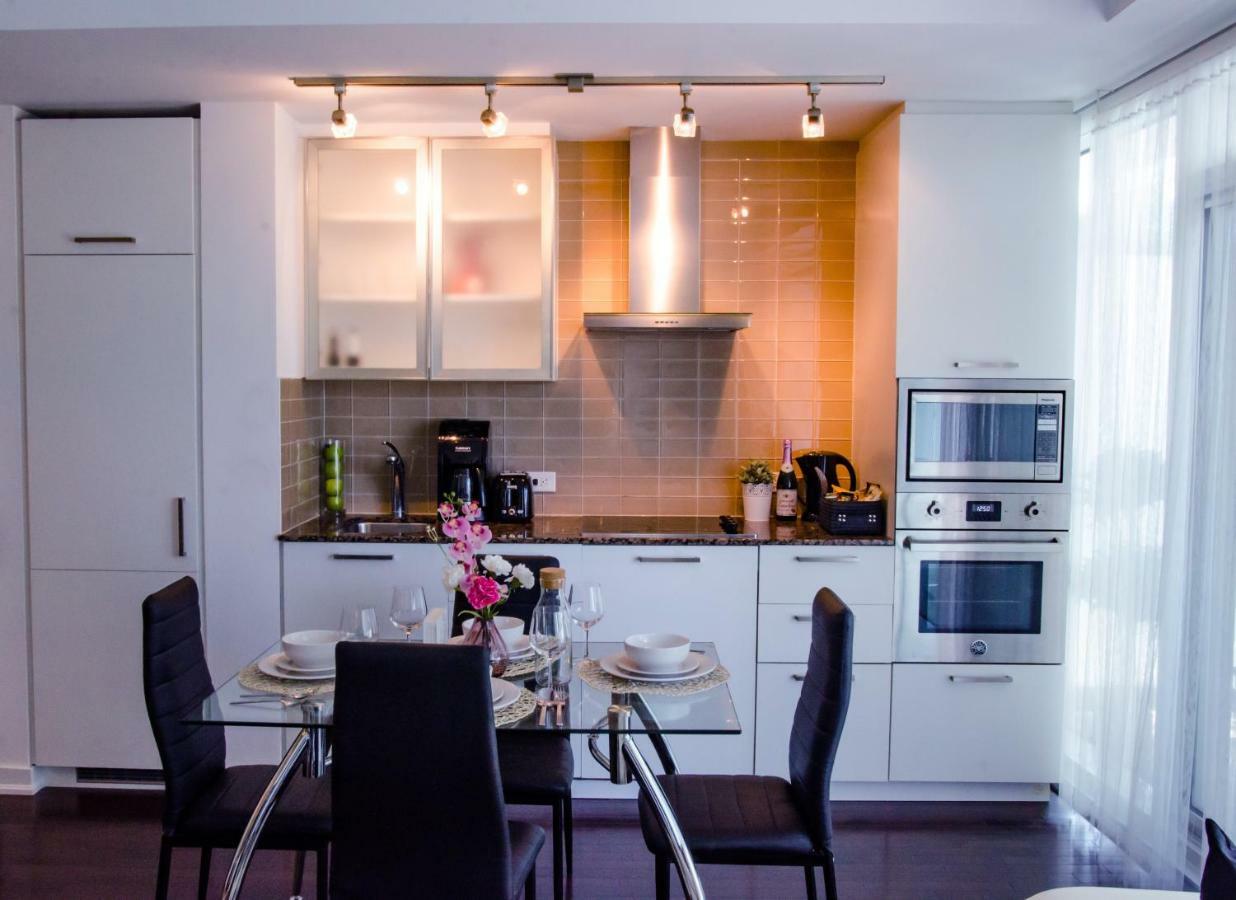 Royal Stays Condominiums - Upscale Downtown Suites Toronto Ngoại thất bức ảnh